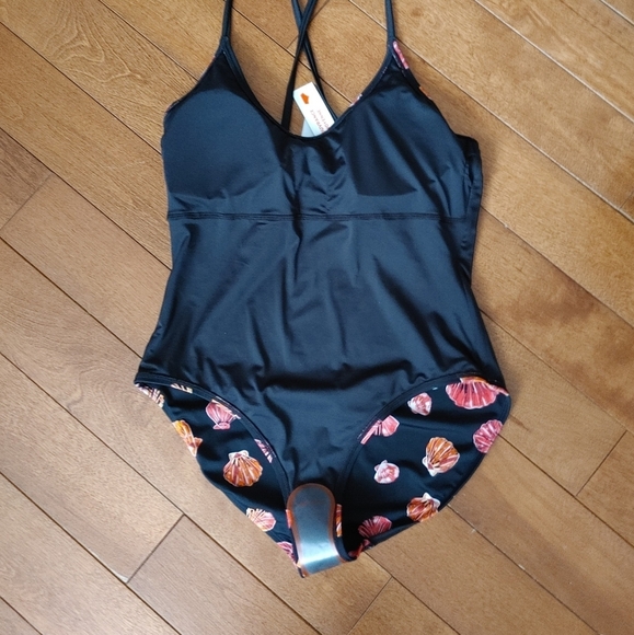 NWT Joe Fresh shell print one piece swim suit size medium - Picture 3 of 4